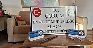 Şüphe üzerine durdurulan araçtan uyuşturucu madde ve kesici alet çıktı: 3 gözaltı