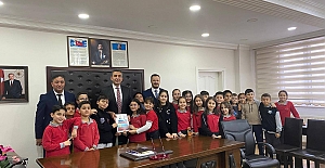 Alaca'da minik kalplerin hikayesi “minik kalemler” kitabına dönüştü