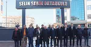 Çorum Valisi Ali Çalgan Selin Şahin Ortaokulu’nu inceledi