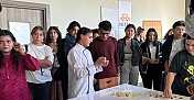 Yabancı öğrenciler Hingal yapımını öğrendi 