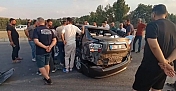 Alaca yol ayrımında korkutan kaza: 3 yaralı, biri belediye görevlisi