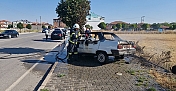 Alaca’da korkutan kaza: Otomobil ağaca çarptı, alev aldı