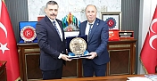 Başkan Arslan'dan Bakan Çiftçi’ye hediye