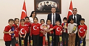 Kaymakam Dinçer, Atatürk İlkokulu öğrencilerini ağırladı